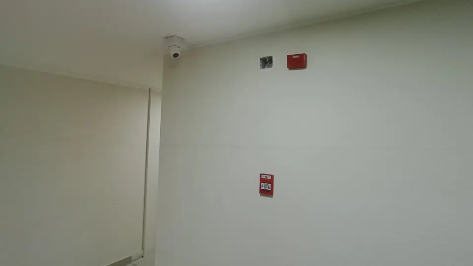 camara-de-seguridad-palanca-sirena-anti-incendio